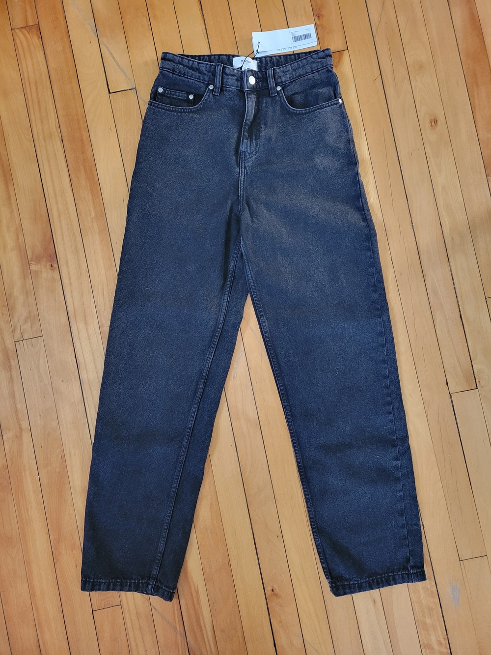 KOTN Women's Black Relaxed High Waisted Straight Jeans
